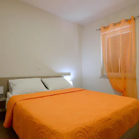 Refreshing In With Shared Garden Apartment Ljubač