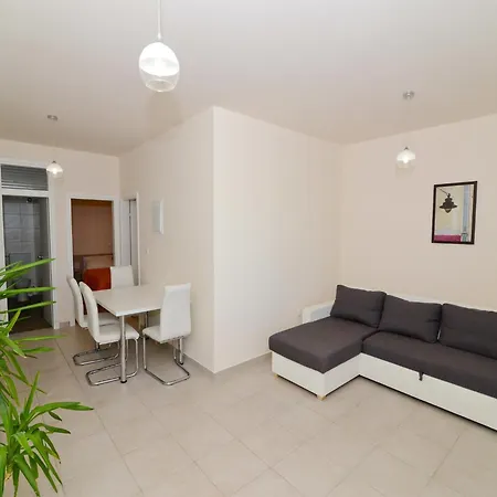 In With Barbecue * Ljubač