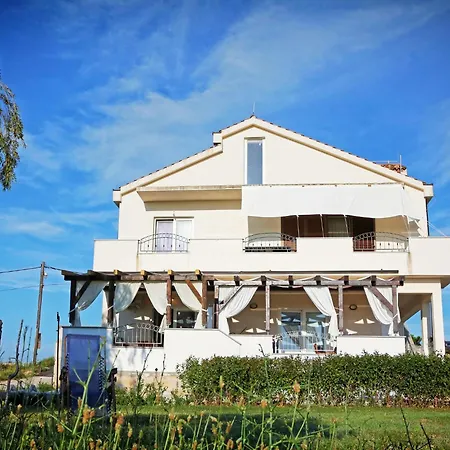 شقة In With Barbecue Ljubač