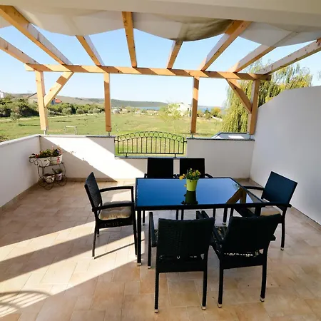 In With Barbecue Ljubač