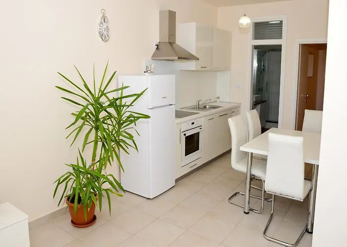 In With Barbecue Ljubač